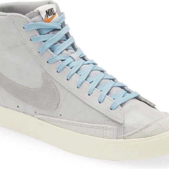 Blazer Mid '77 Premium Sneaker
NIKE DO9787-001 Mens 7/Women’s 8.5 - Picture 5 of 8